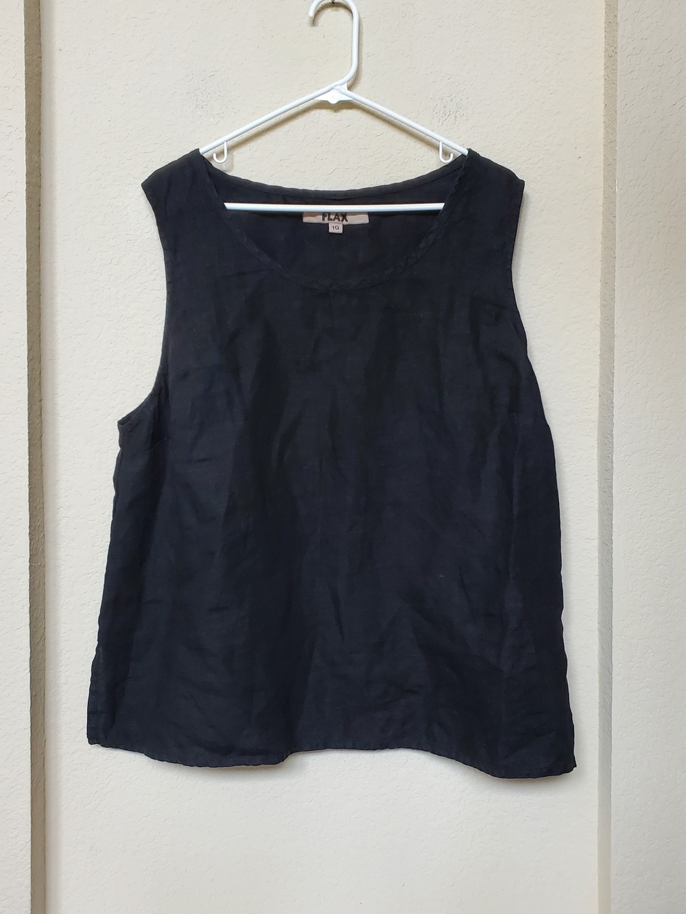 Flax Black Linen Scoop Neck Tank.   Size 1X